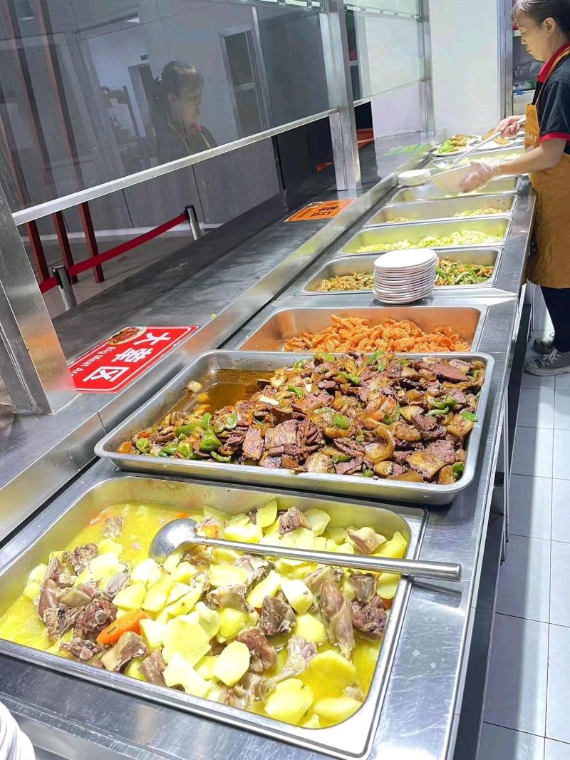 食堂承包行业：用餐体验与管理效率的完美融合